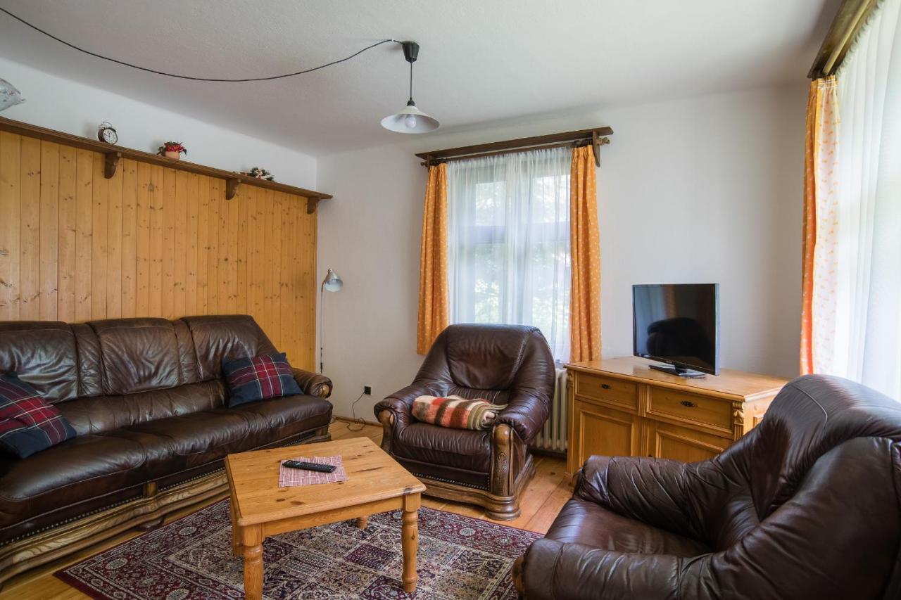 Samostatný mezonetový apartmán s dvěmi ložnicemi a vlastní krytou terasou a sdíleným bazénem Rudník Esterno foto