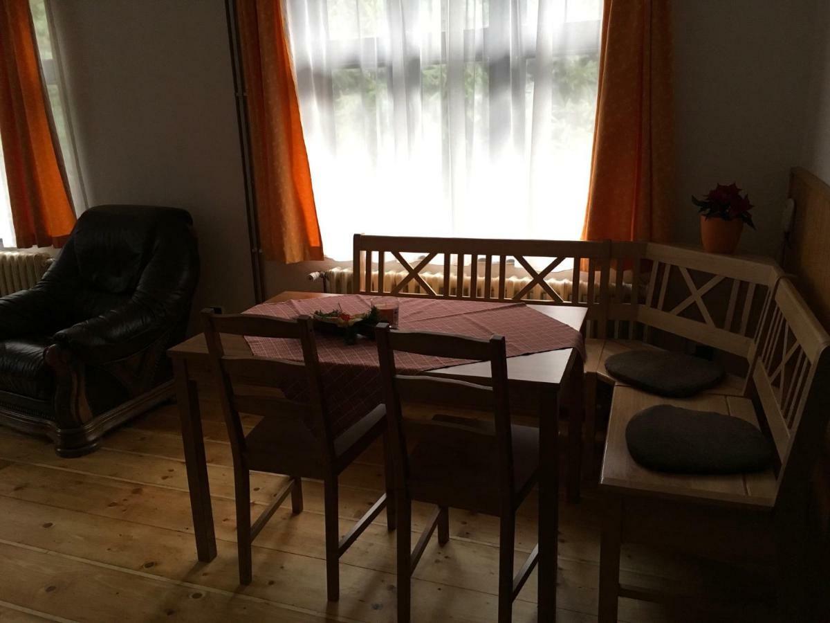 Samostatný mezonetový apartmán s dvěmi ložnicemi a vlastní krytou terasou a sdíleným bazénem Rudník Esterno foto